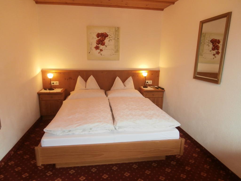 Gastehaus Hochmuth Apartment Mayrhofen Phòng bức ảnh